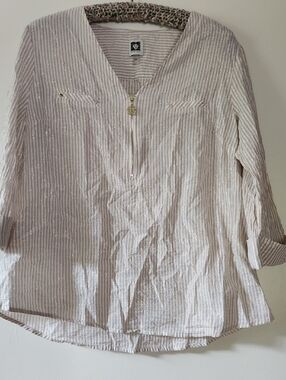 Anne Klein Light Beige  Metallic-Striped V-Neck Tunic with Gold Zip